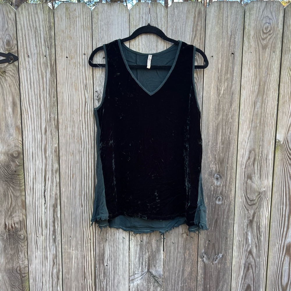 XCVI Green Velvet Two Toned Sleeveless Top size Medium